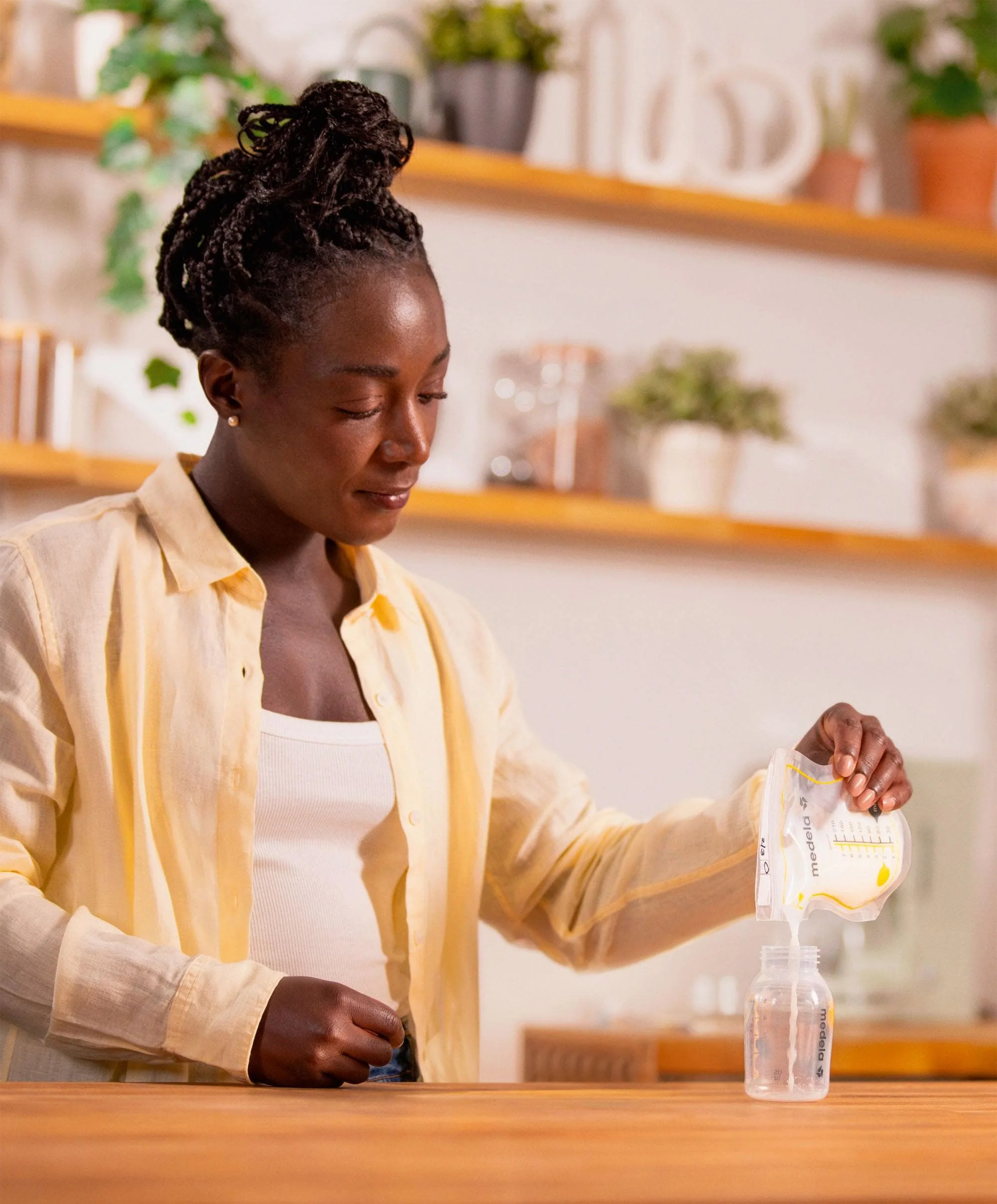 Medela Easy Pour Breast Milk Storage Bags - Pack of 50 - Image 3