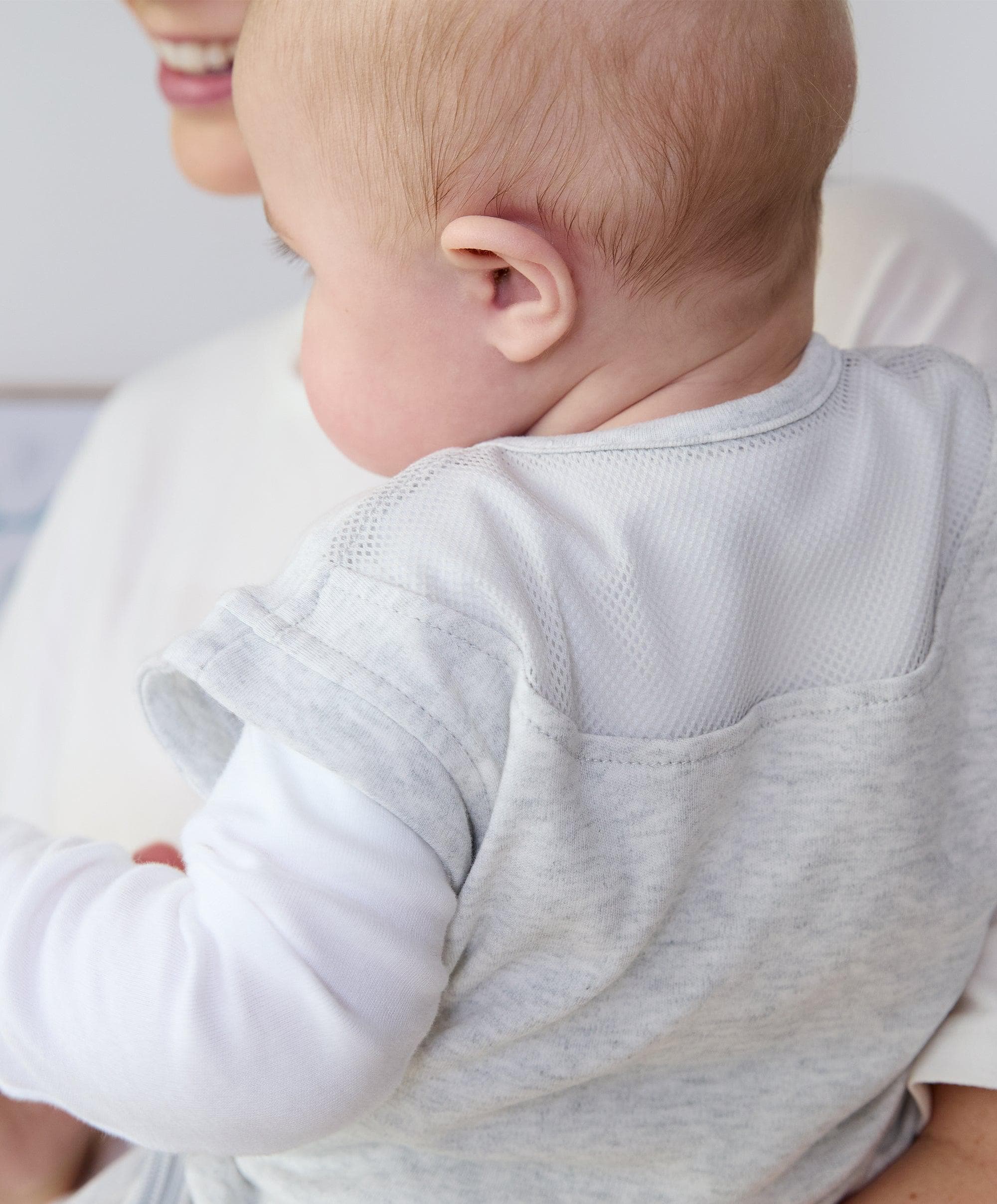 Purflo Cuddle to Sleep Bag 3-12 Months (0.5 Tog) - Minimal Grey - Image 3