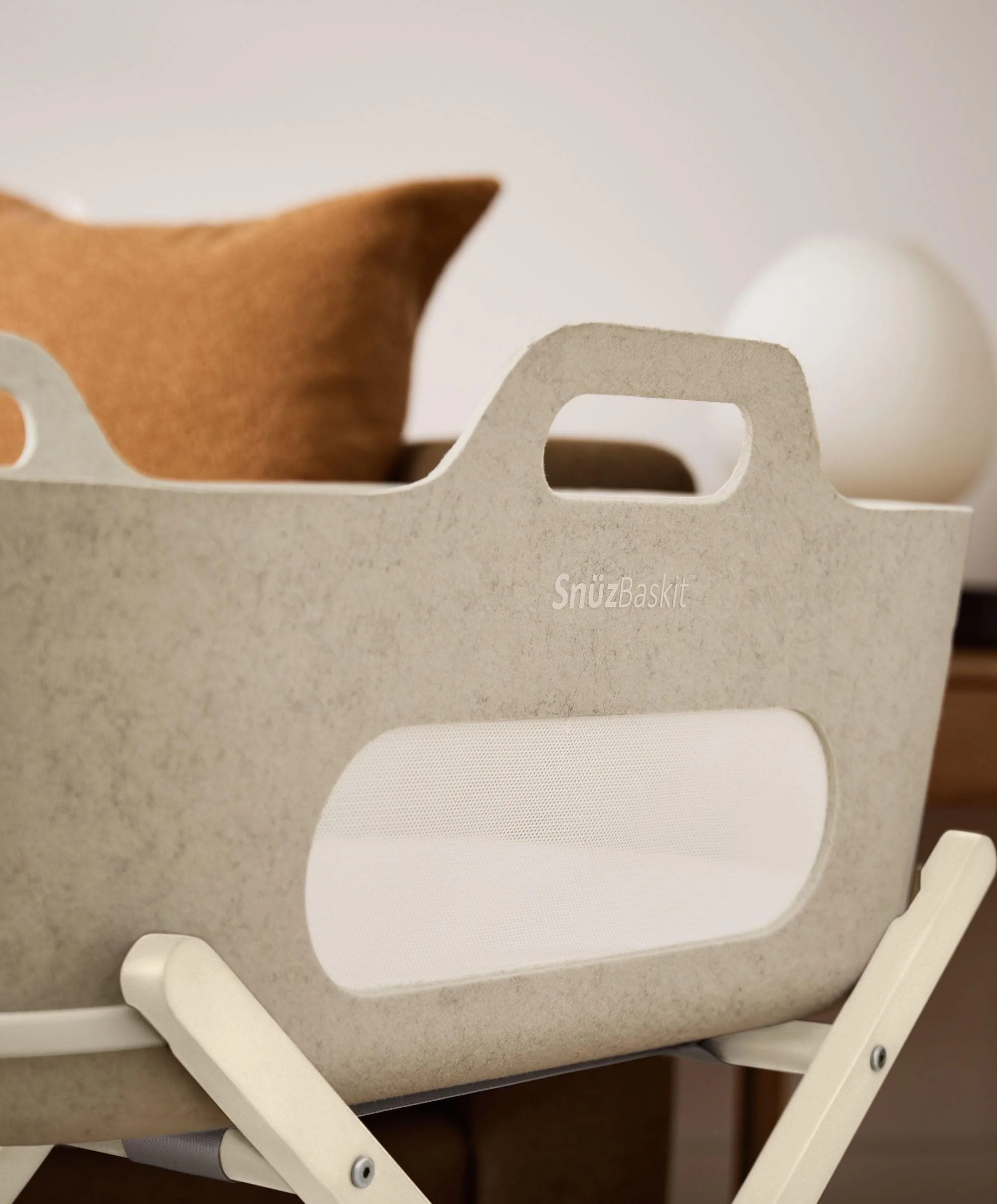 SnuzBaskit Barley Moses Basket and Cashmere Stand - Barley/Cashmere - Image 4